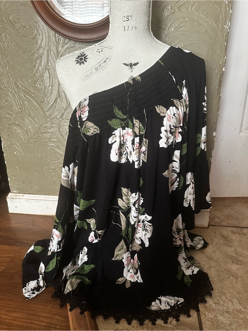 New Black laced Floral blouse